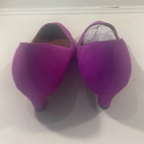 Polo Ralph Lauren Sabrina kitten heels. 7 1/2 - Picture 2 of 3